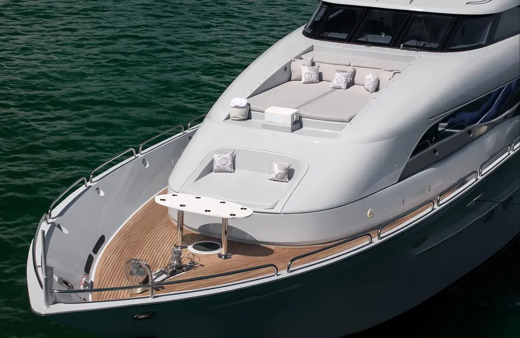 TRYST 2002 Lazzara Yachts GSSL Yacht For Sale in Fort Lauderdale FL TRYST 2002 Lazzara Yachts GSSL Yacht For Sale in Fort Lauderdale FL