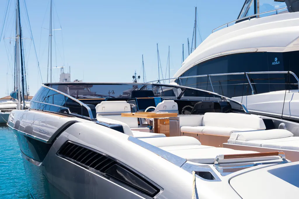 2021 Riva 48' Dolceriva Yacht For Sale in Athens 2021 Riva 48' Dolceriva Yacht For Sale in Athens