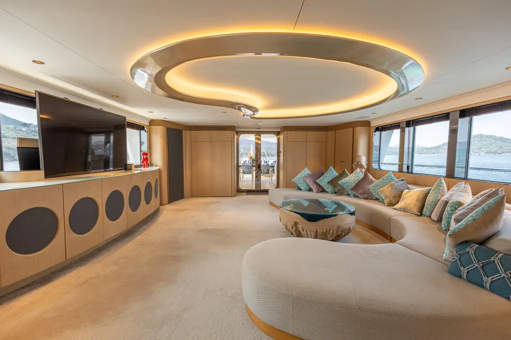 Grand Cru 1995 Baglietto 49M Yacht For Sale in Hong Kong Grand Cru 1995 Baglietto 49M Yacht For Sale in Hong Kong