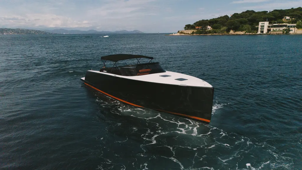 MUST 2024 VanDutch 40 Yacht For Sale in Cannes MUST 2024 VanDutch 40 Yacht For Sale in Cannes
