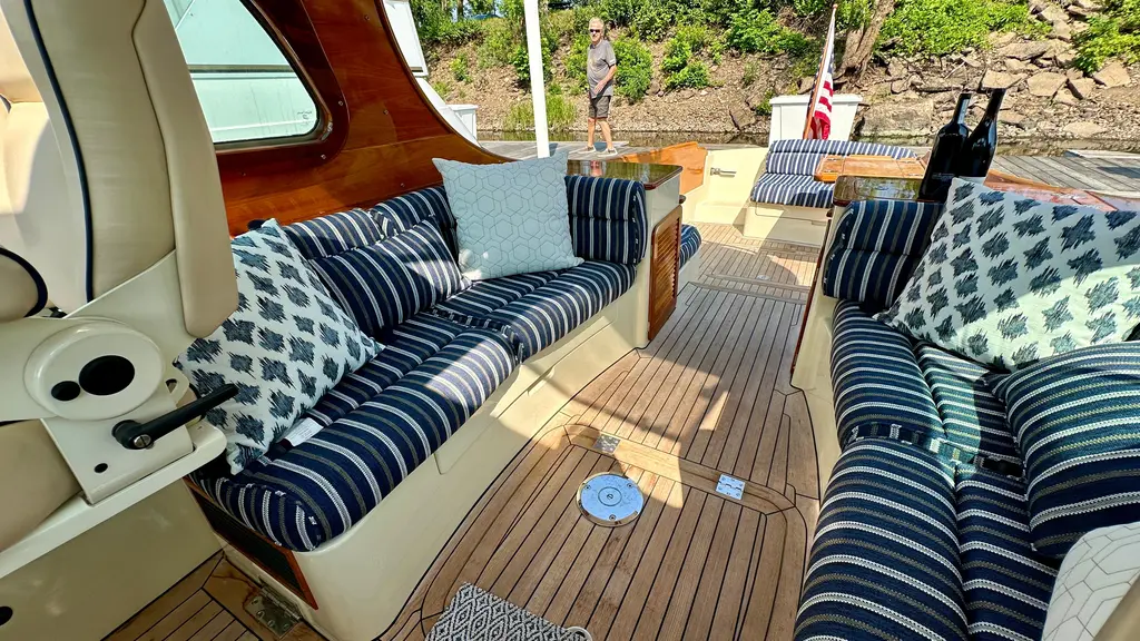 AMANTI DE GAJA 2009 Hinckley Picnic Boat 37 MKIII Yacht For Sale in Bayport MN AMANTI DE GAJA 2009 Hinckley Picnic Boat 37 MKIII Yacht For Sale in Bayport MN