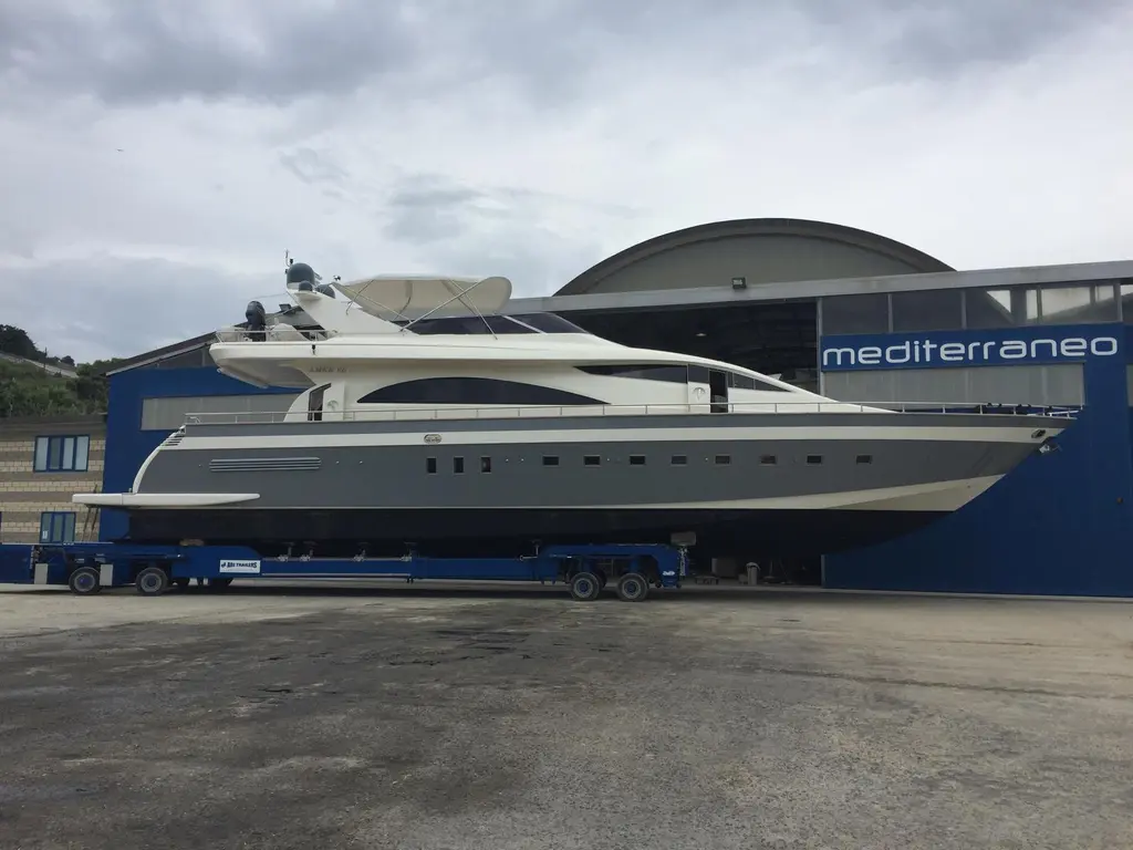 2007 PerMare Amer 86 Yacht For Sale in Antibes 06 2007 PerMare Amer 86 Yacht For Sale in Antibes 06