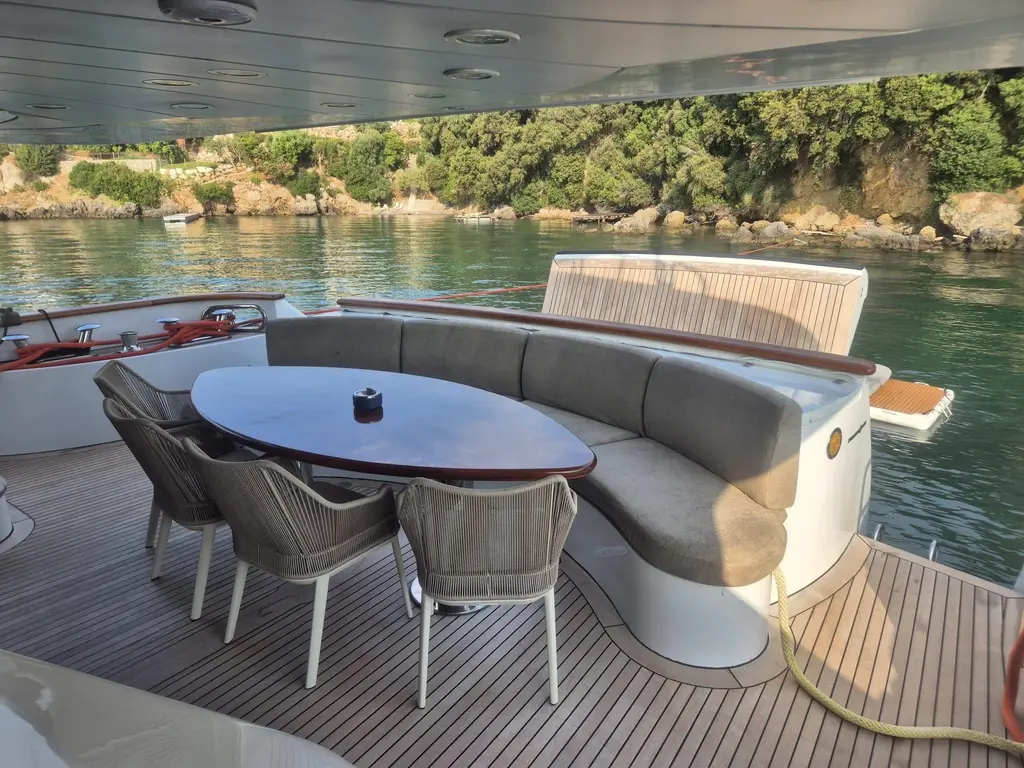 FRIENSHIP 2000 Benetti Classic 115 Yacht For Sale in Eivissa ES-PM FRIENSHIP 2000 Benetti Classic 115 Yacht For Sale in Eivissa ES-PM
