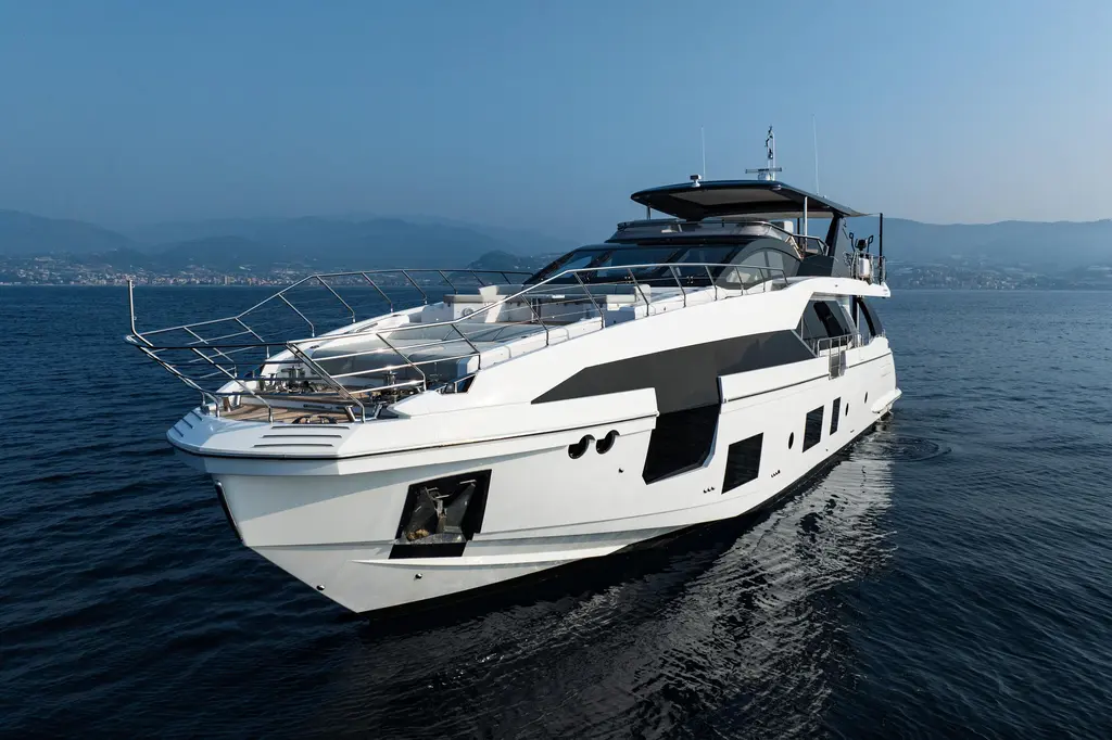 CHILLIN' 2020 Azimut Grande 27M Yacht For Sale in Sanremo IT-IM CHILLIN' 2020 Azimut Grande 27M Yacht For Sale in Sanremo IT-IM