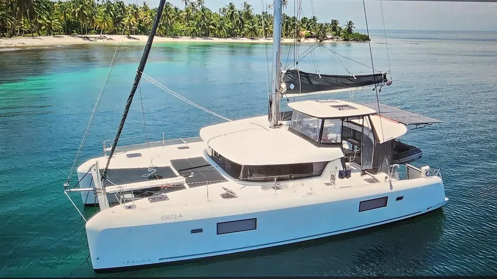 LUCKY VIBES 2018 Lagoon 42 Yacht For Sale in Le Marin LUCKY VIBES 2018 Lagoon 42 Yacht For Sale in Le Marin