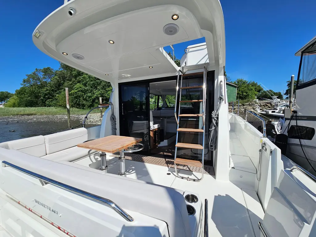  2024 Beneteau Antares 12 Yacht For Sale in New Rochelle NY