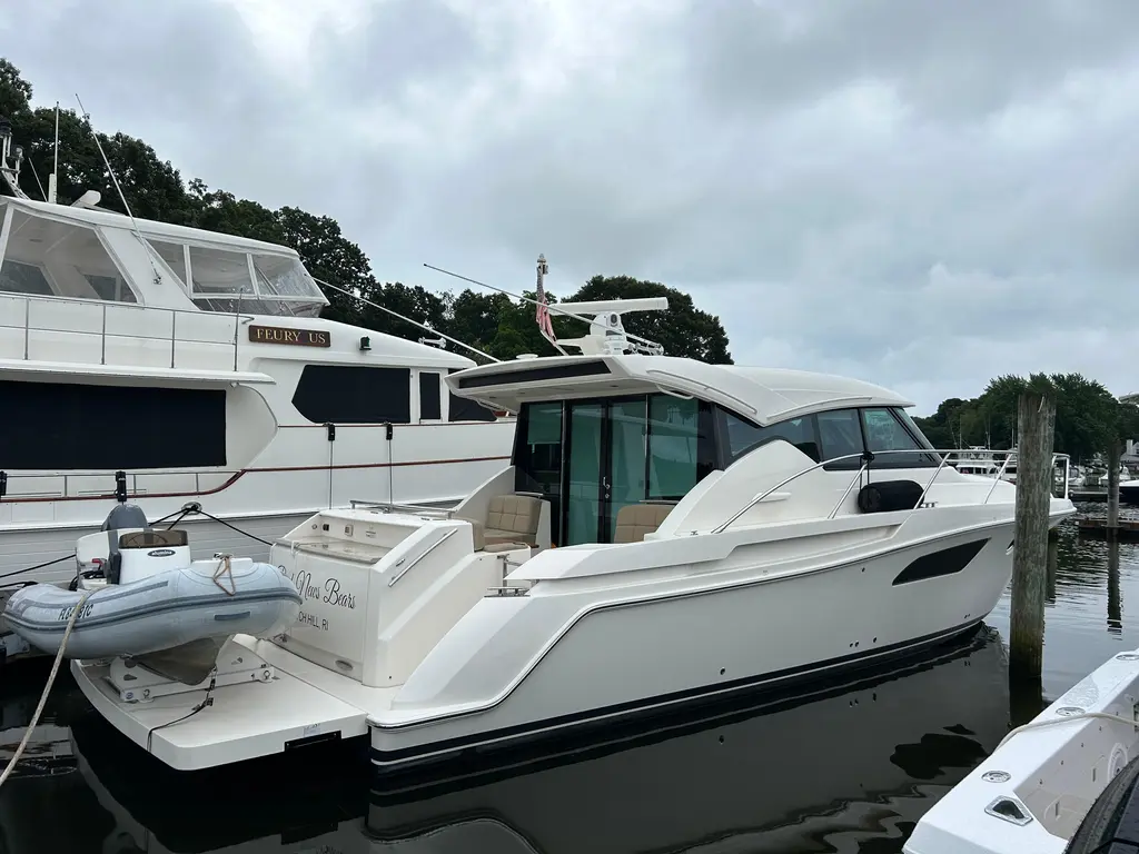 2015 Tiara Yachts C44 Coupe Yacht For Sale in Old Saybrook CT 2015 Tiara Yachts C44 Coupe Yacht For Sale in Old Saybrook CT