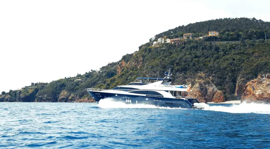 2006 3000 Fly Yacht For Sale in Cannes 2006 3000 Fly Yacht For Sale in Cannes