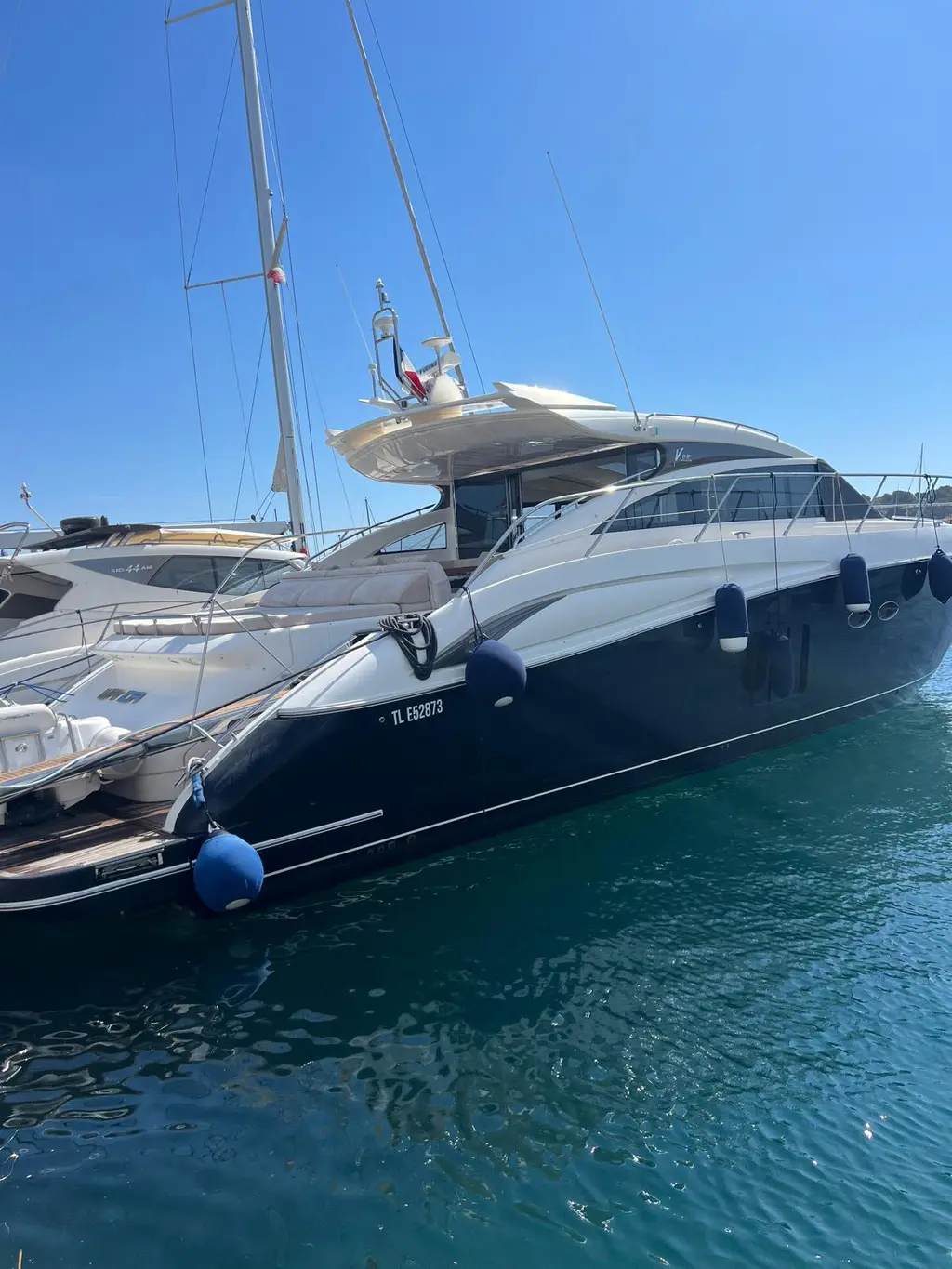 2011 Princess V62 Yacht For Sale in Saint-Tropez 83 2011 Princess V62 Yacht For Sale in Saint-Tropez 83
