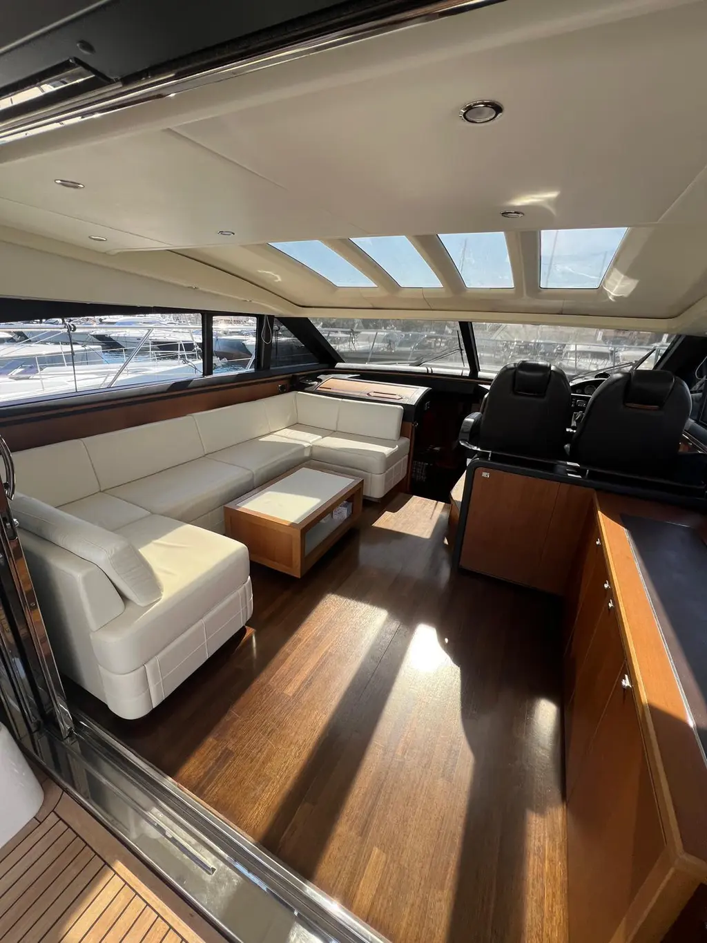 2011 Princess V62 Yacht For Sale in Saint-Tropez 83 2011 Princess V62 Yacht For Sale in Saint-Tropez 83