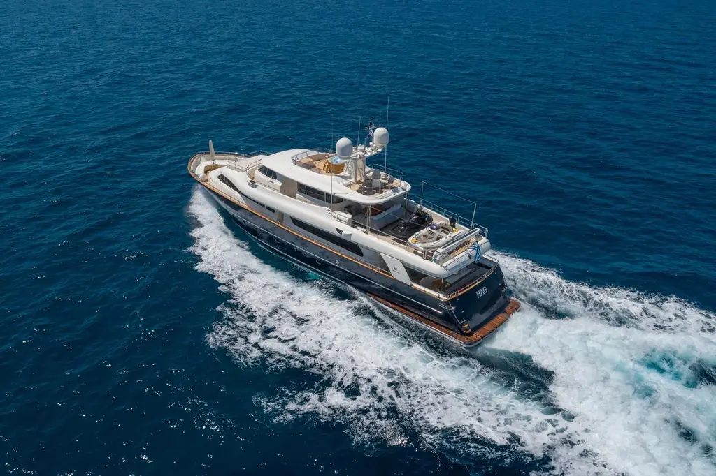 HAG 2007 Custom Line Navetta 30 Yacht For Sale in Piraeus HAG 2007 Custom Line Navetta 30 Yacht For Sale in Piraeus