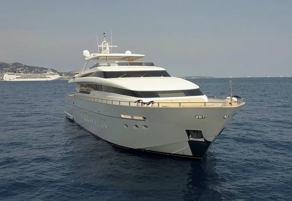 PETRUS 2007 Sanlorenzo 108 Yacht For Sale in Viareggio IT-LU PETRUS 2007 Sanlorenzo 108 Yacht For Sale in Viareggio IT-LU