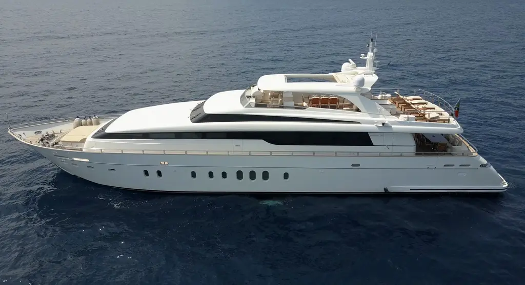 PETRUS 2007 Sanlorenzo 108 Yacht For Sale in Viareggio IT-LU PETRUS 2007 Sanlorenzo 108 Yacht For Sale in Viareggio IT-LU