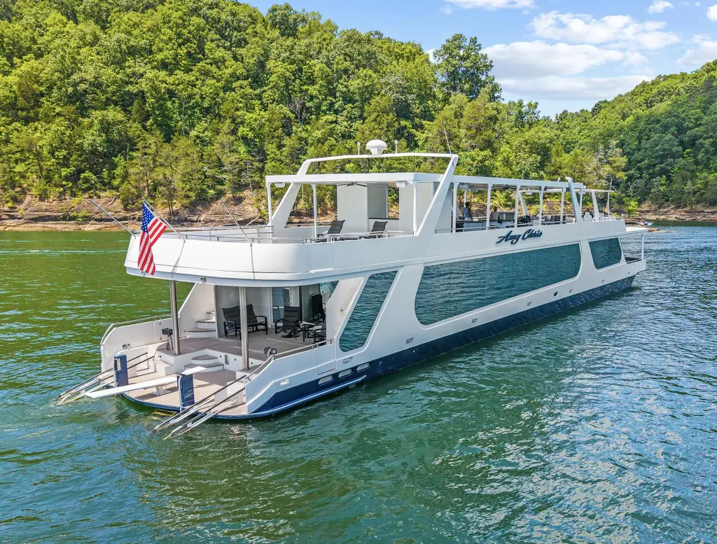 Amy Chris 2009 Sumerset 23' x 118' Yacht For Sale in Jamestown KY Amy Chris 2009 Sumerset 23' x 118' Yacht For Sale in Jamestown KY
