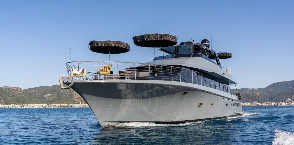QUEEN KARINA 2000 Cheoy Lee 92 ft Yacht For Sale in Athens QUEEN KARINA 2000 Cheoy Lee 92 ft Yacht For Sale in Athens