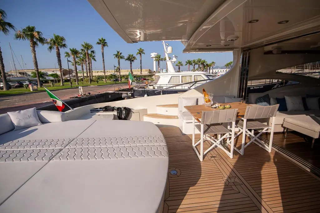 SofieRì 2005 Azimut 68S Yacht For Sale in Naples IT-NA SofieRì 2005 Azimut 68S Yacht For Sale in Naples IT-NA