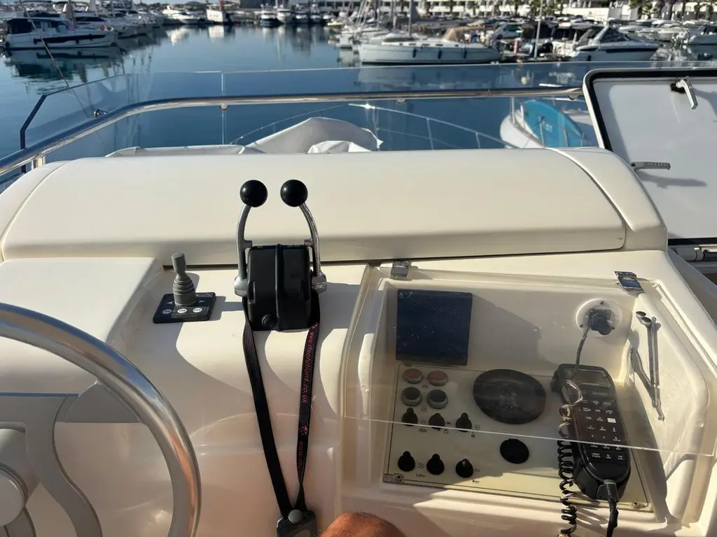 2005 Ferretti Yachts 530 Yacht For Sale in Glyfada 2005 Ferretti Yachts 530 Yacht For Sale in Glyfada