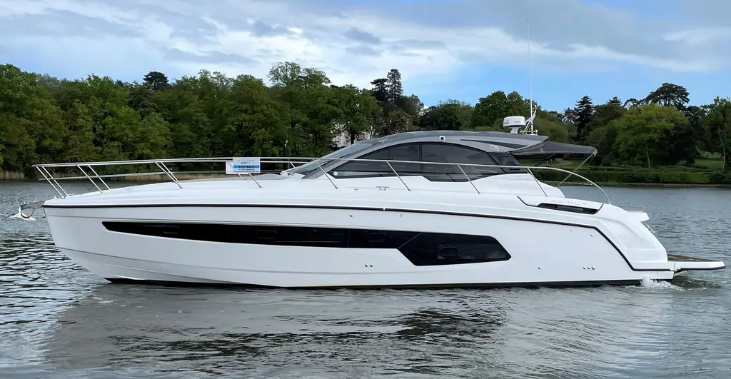2020 Azimut Atlantis 45 Yacht For Sale in Lower Swanwick E19 2020 Azimut Atlantis 45 Yacht For Sale in Lower Swanwick E19