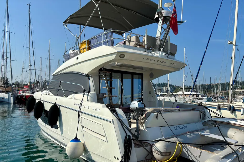 2020 Prestige 420 Yacht For Sale in Achilleioi 2020 Prestige 420 Yacht For Sale in Achilleioi