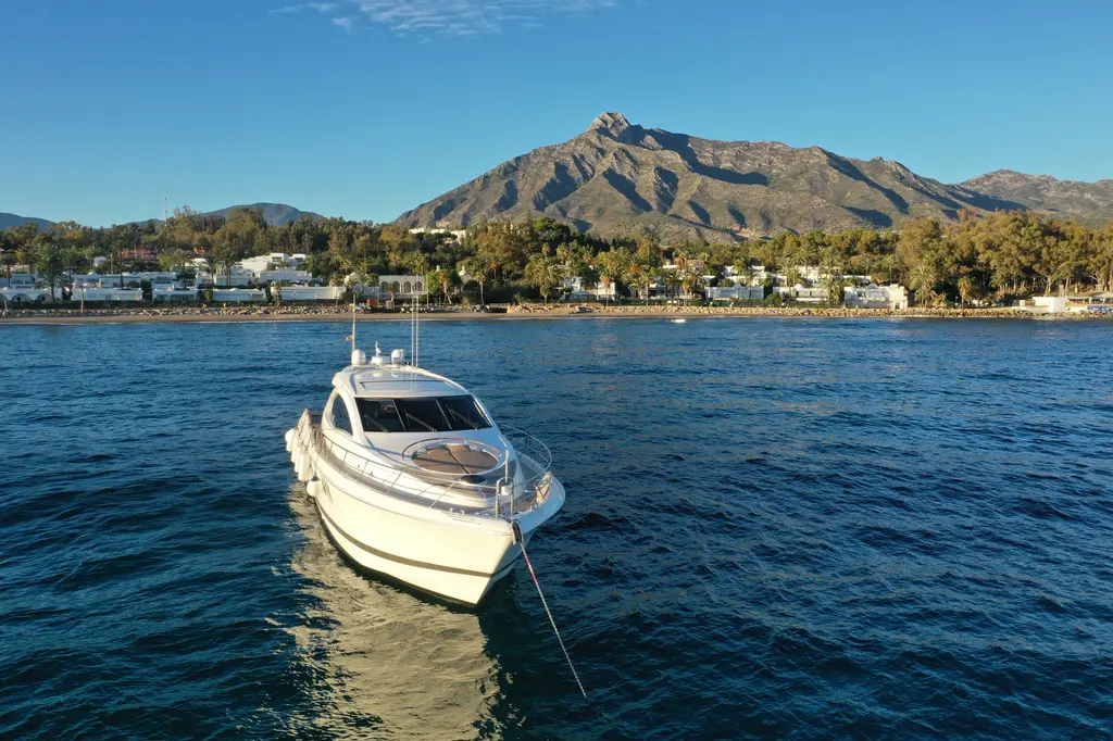 Carbon Copy V 2009 Lazzara Yachts LSX 75 Yacht For Sale in Mataró ES-B Carbon Copy V 2009 Lazzara Yachts LSX 75 Yacht For Sale in Mataró ES-B
