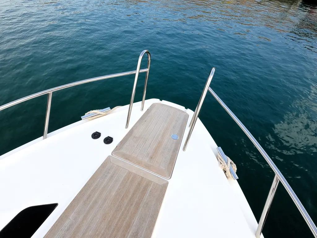 LADY ZARA 2020 Windy 37 Shamal Yacht For Sale in Marseille 13 LADY ZARA 2020 Windy 37 Shamal Yacht For Sale in Marseille 13