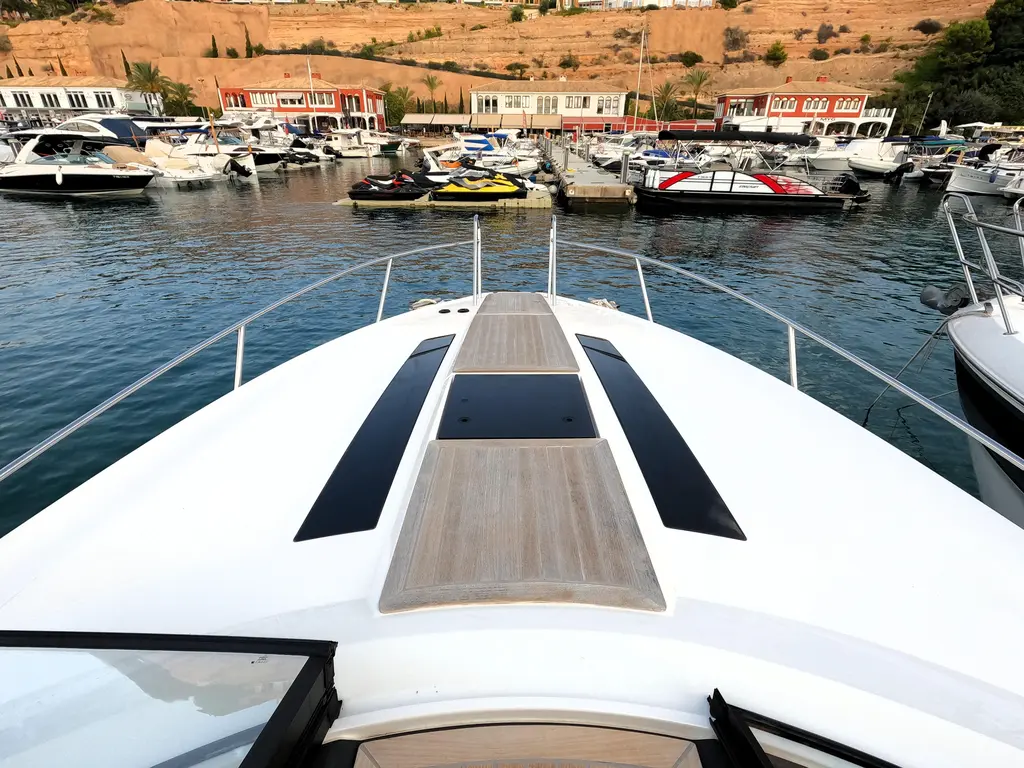 LADY ZARA 2020 Windy 37 Shamal Yacht For Sale in Marseille 13 LADY ZARA 2020 Windy 37 Shamal Yacht For Sale in Marseille 13