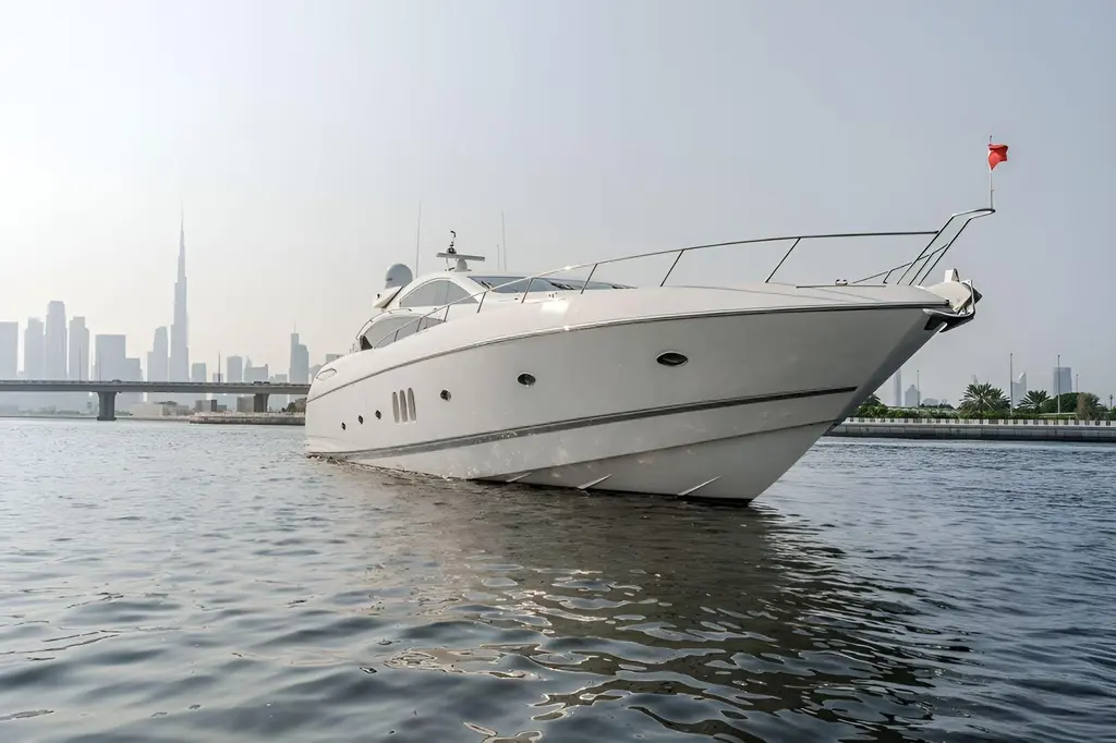  2006 Sunseeker Predator 82 Yacht For Sale in Dubai 