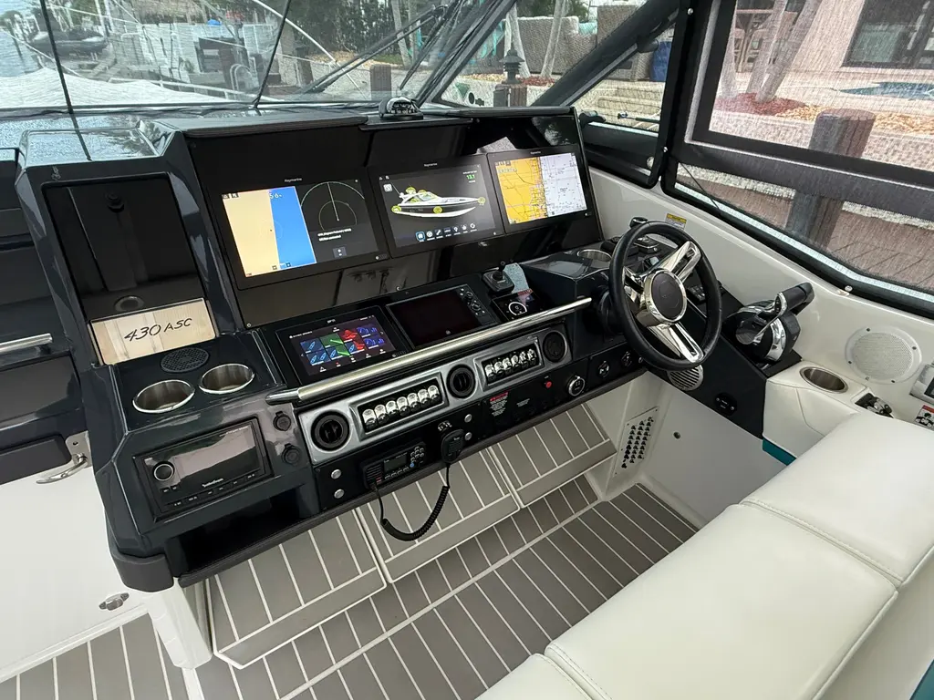 2021 Formula 430 All Sport Crossover Yacht For Sale in 2021 Formula 430 All Sport Crossover Yacht For Sale in