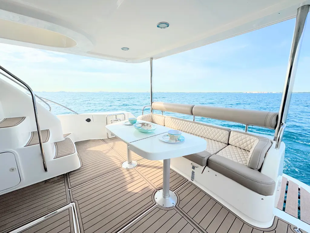 Aviana Joli 2005 Neptunus 62 Flybridge Yacht For Sale in Hammond IN Aviana Joli 2005 Neptunus 62 Flybridge Yacht For Sale in Hammond IN