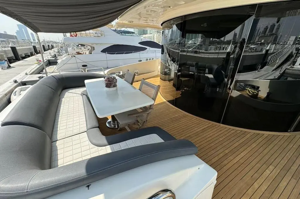 2003 Azimut 98 Leonardo Yacht For Sale in Dubai 2003 Azimut 98 Leonardo Yacht For Sale in Dubai