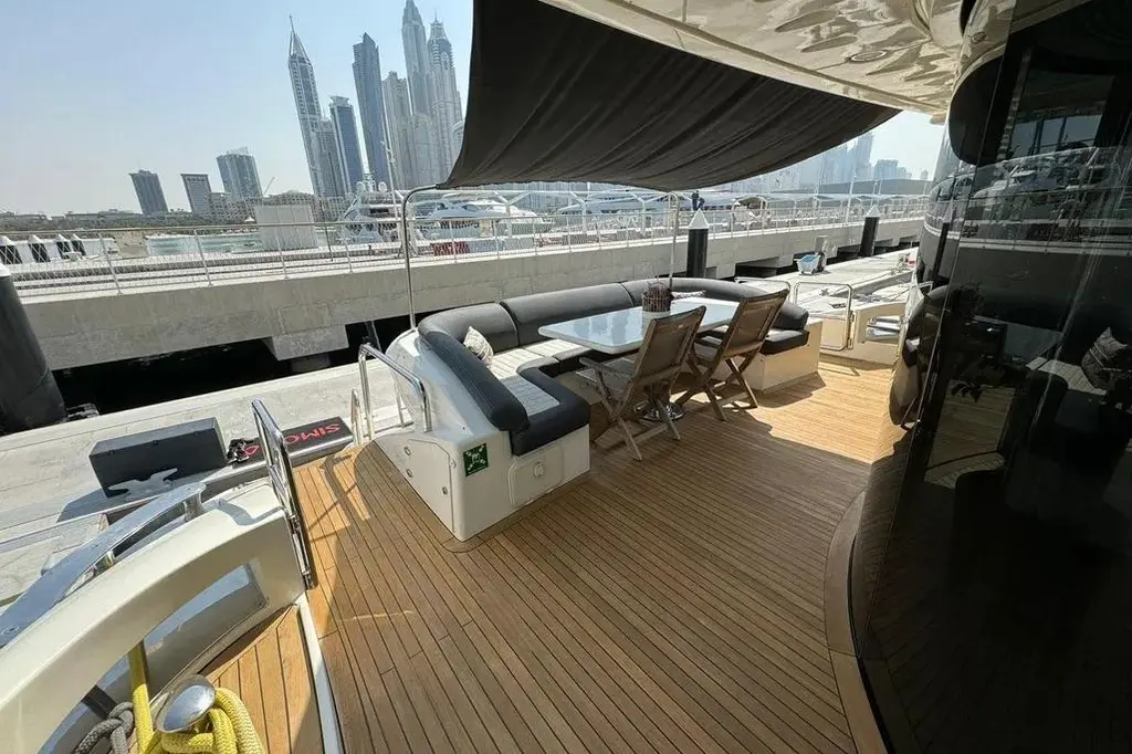 2003 Azimut 98 Leonardo Yacht For Sale in Dubai 2003 Azimut 98 Leonardo Yacht For Sale in Dubai