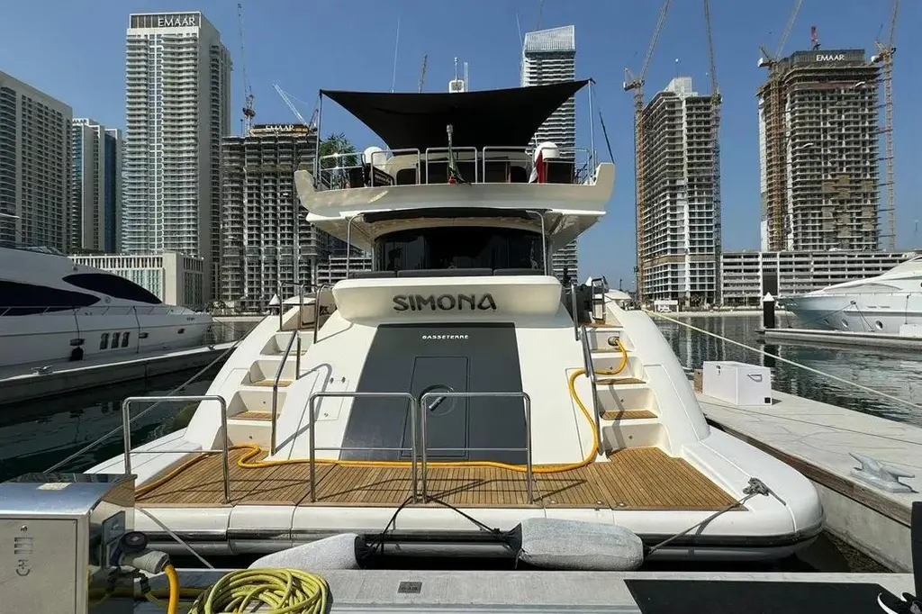 2003 Azimut 98 Leonardo Yacht For Sale in Dubai 2003 Azimut 98 Leonardo Yacht For Sale in Dubai