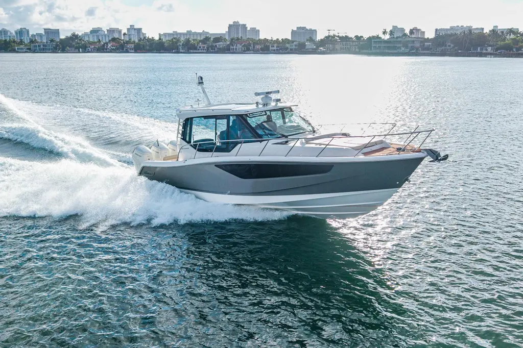 2024 Boston Whaler 405 Conquest Yacht For Sale in North Bay Village FL 2024 Boston Whaler 405 Conquest Yacht For Sale in North Bay Village FL