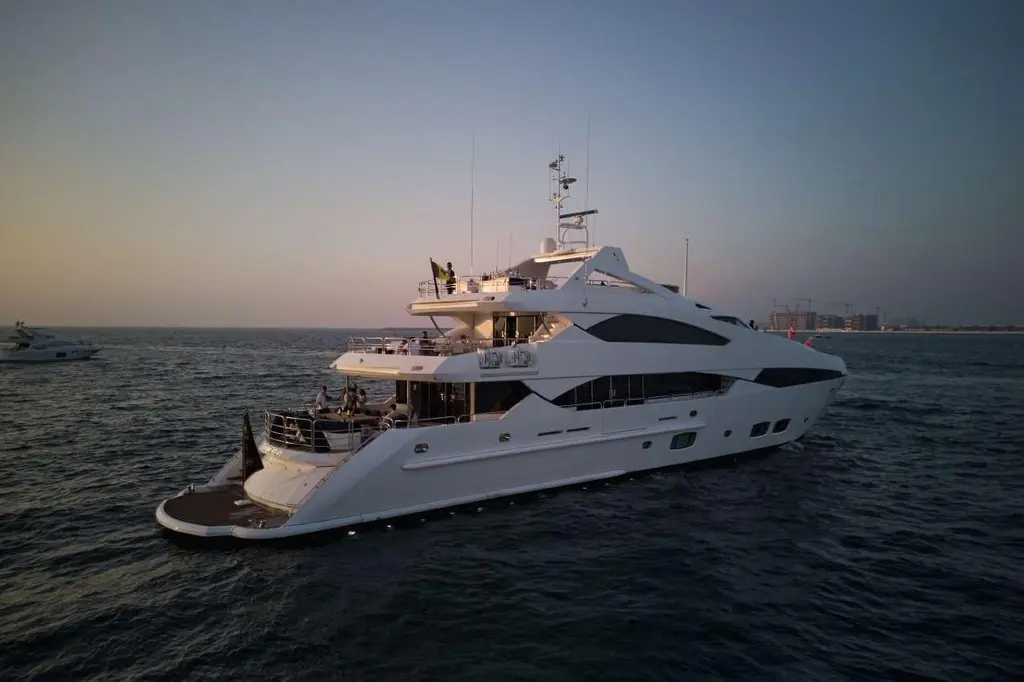  2010 Sunseeker 131 Yacht Yacht For Sale in Dubai 