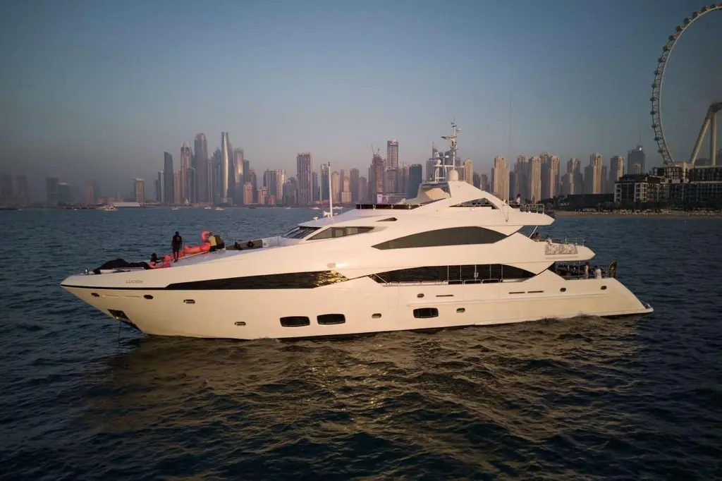  2010 Sunseeker 131 Yacht Yacht For Sale in Dubai 