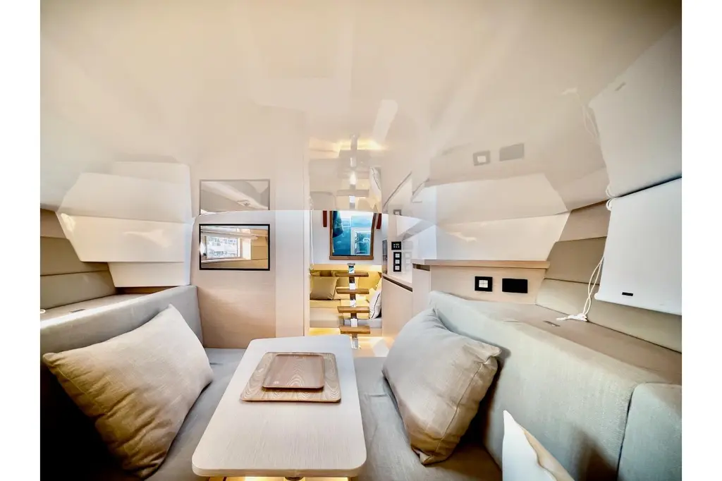 OASIS 2022 Tesoro T40 Inboard Yacht For Sale in Miami FL OASIS 2022 Tesoro T40 Inboard Yacht For Sale in Miami FL