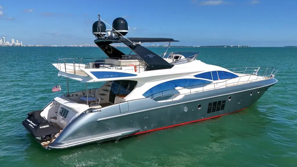 2012 Azimut Flybridge Yacht For Sale in Miami FL 2012 Azimut Flybridge Yacht For Sale in Miami FL