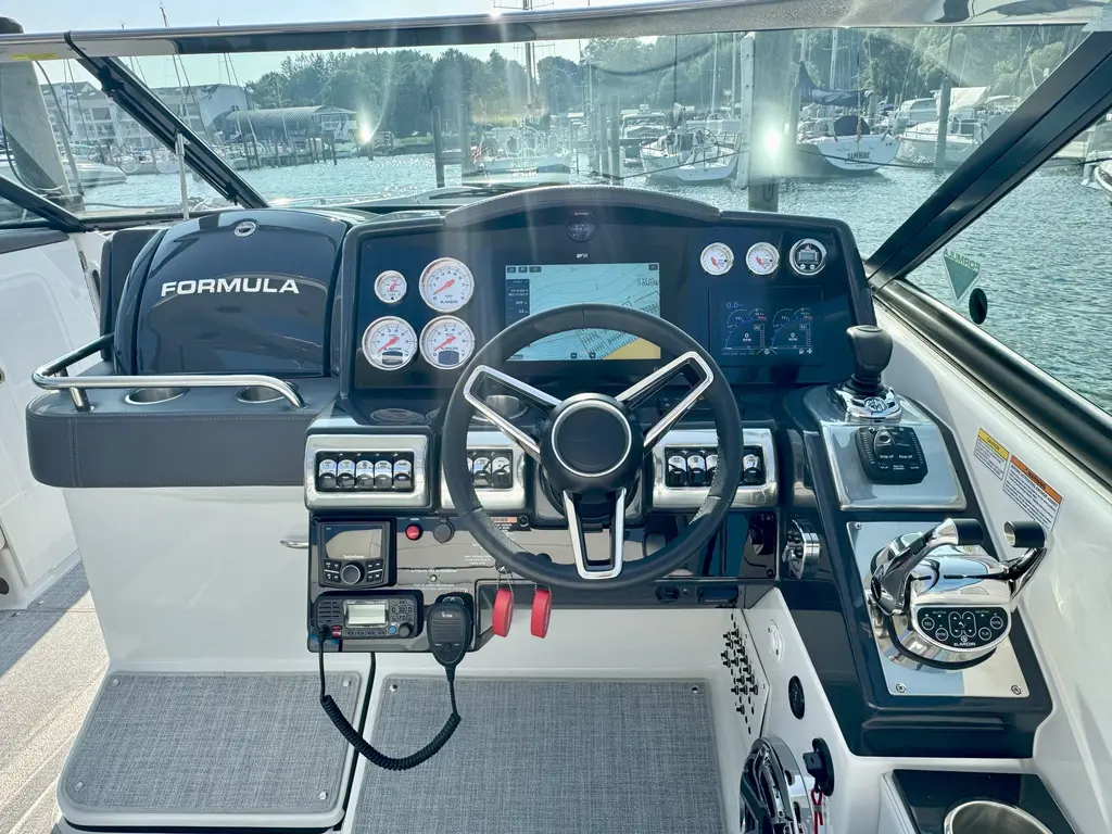 2024 Formula 350 CBR Yacht For Sale in Charlevoix MI 2024 Formula 350 CBR Yacht For Sale in Charlevoix MI