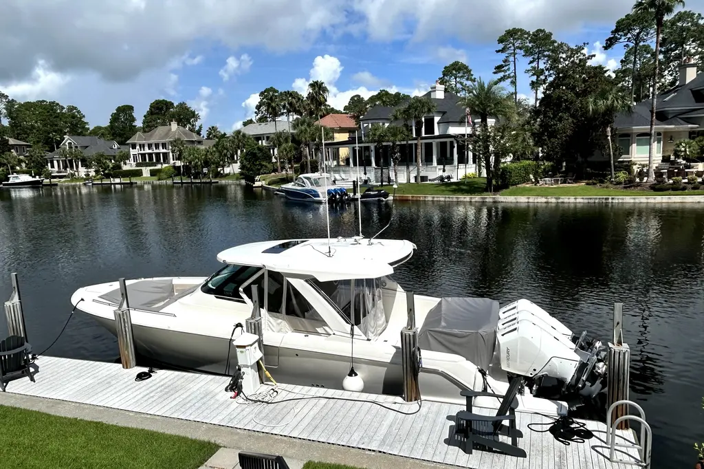 2023 Tiara Yachts 38 LS Yacht For Sale in Hilton Head Island SC 2023 Tiara Yachts 38 LS Yacht For Sale in Hilton Head Island SC