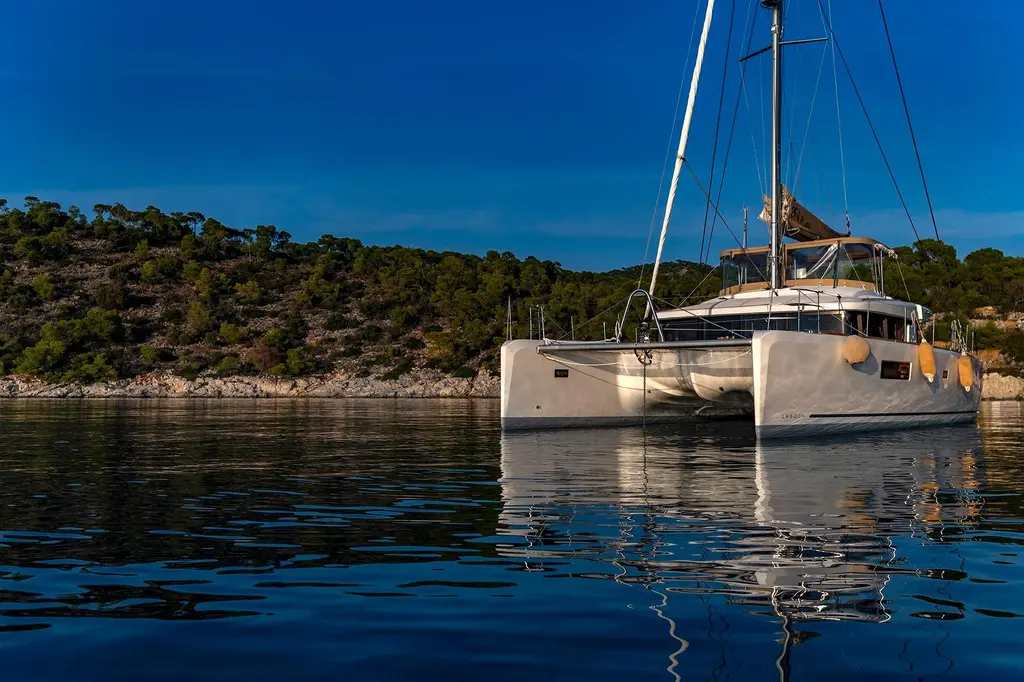2018 Lagoon 52 F Yacht For Sale in Alimos 2018 Lagoon 52 F Yacht For Sale in Alimos