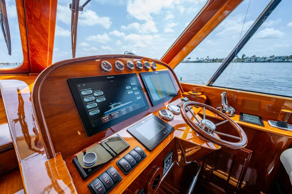 2021 Hinckley Talaria 43 Yacht For Sale in West Palm Beach FL 2021 Hinckley Talaria 43 Yacht For Sale in West Palm Beach FL