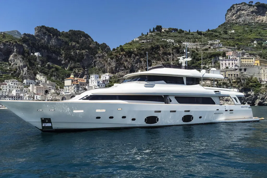 2013 Custom Line Navetta 33 Crescendo Yacht For Sale in Rome IT-RM 2013 Custom Line Navetta 33 Crescendo Yacht For Sale in Rome IT-RM