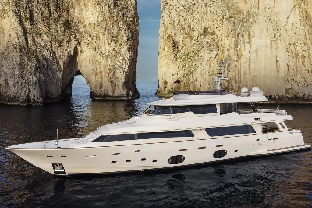 2013 Custom Line Navetta 33 Crescendo Yacht For Sale in Rome IT-RM 2013 Custom Line Navetta 33 Crescendo Yacht For Sale in Rome IT-RM