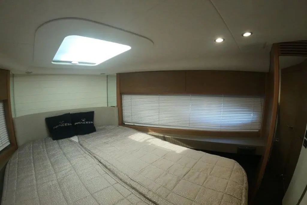 2014 Princess V48 Deck Saloon (3. cabin layout) Yacht For Sale in Portorož 2014 Princess V48 Deck Saloon (3. cabin layout) Yacht For Sale in Portorož