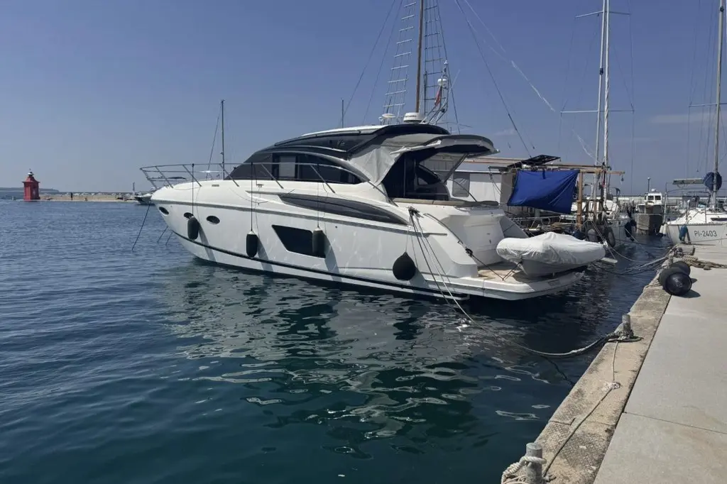 2014 Princess V48 Deck Saloon (3. cabin layout) Yacht For Sale in Portorož 2014 Princess V48 Deck Saloon (3. cabin layout) Yacht For Sale in Portorož