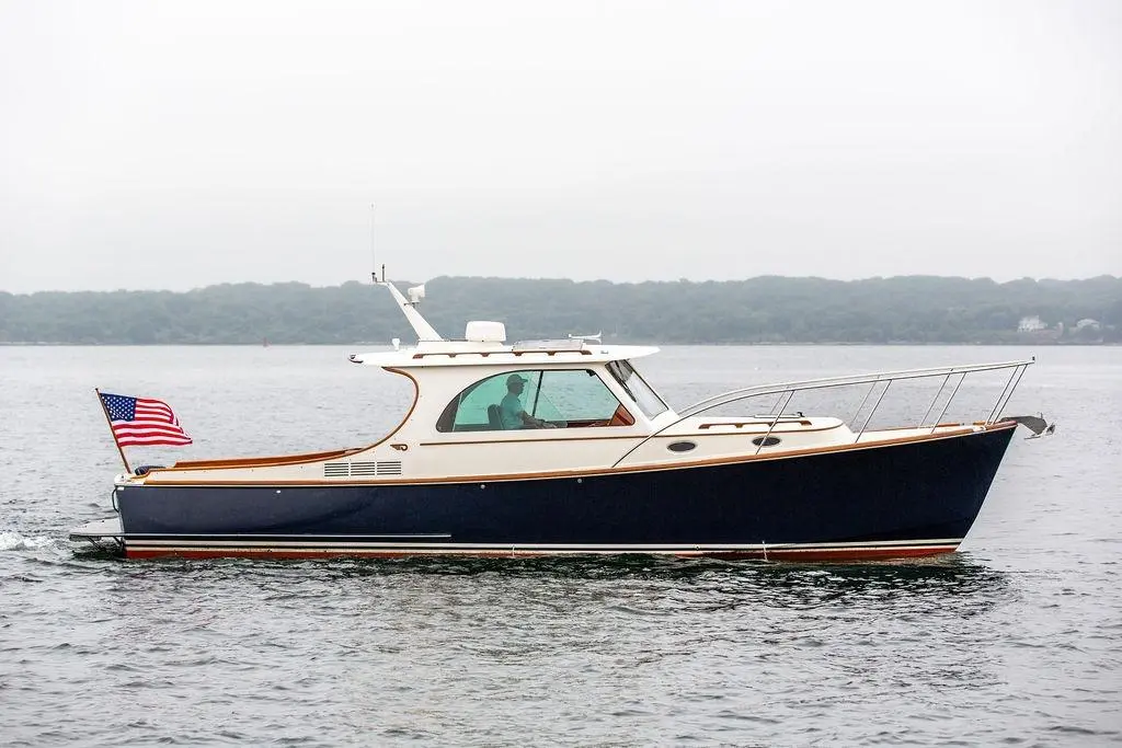 FRIENDSHIP 2010 Hinckley Picnic Boat 37 MKIII Yacht For Sale in Portsmouth RI FRIENDSHIP 2010 Hinckley Picnic Boat 37 MKIII Yacht For Sale in Portsmouth RI
