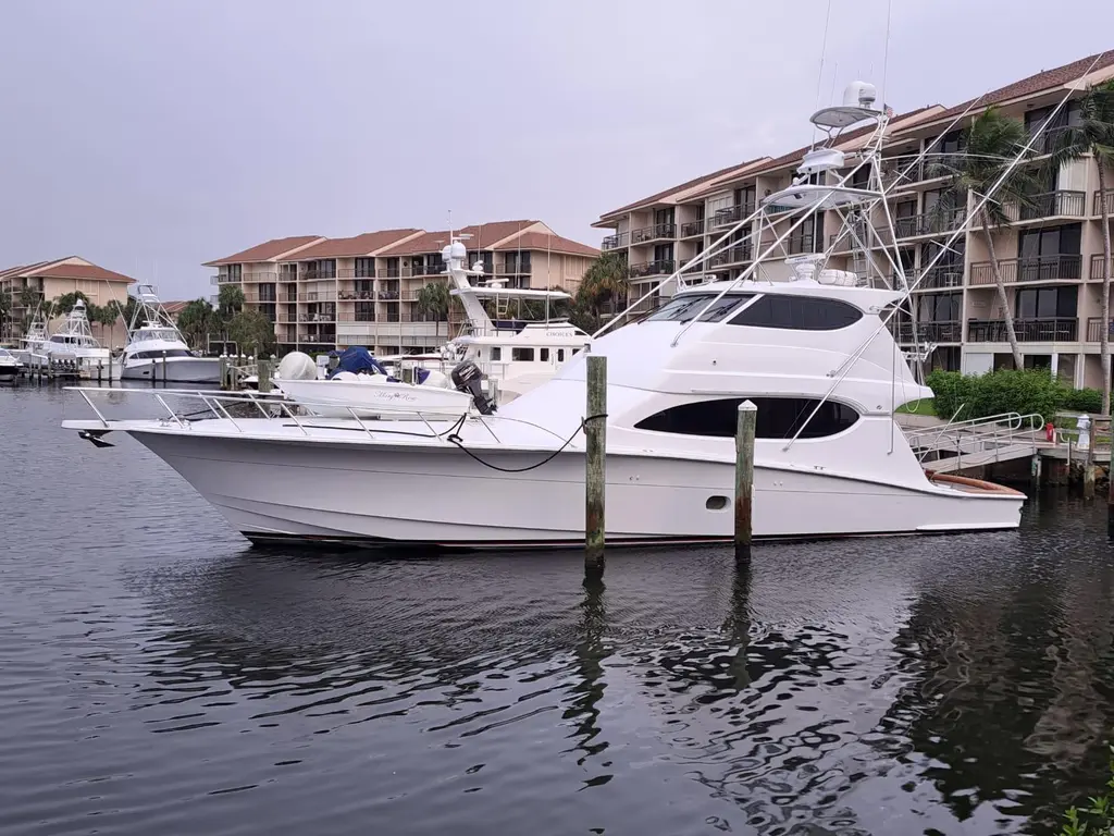 MARY ROSE 2006 Hatteras 68 Convertible Yacht For Sale in Fort Lauderdale FL MARY ROSE 2006 Hatteras 68 Convertible Yacht For Sale in Fort Lauderdale FL