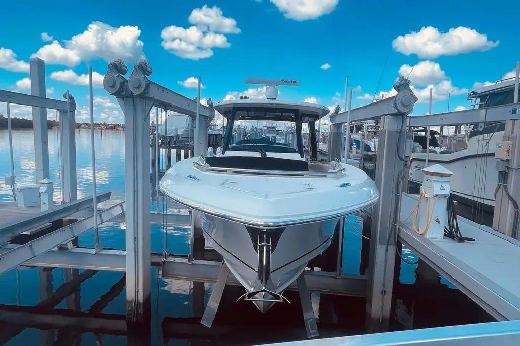 2023 Boston Whaler 350 Realm Yacht For Sale in Stuart FL 2023 Boston Whaler 350 Realm Yacht For Sale in Stuart FL