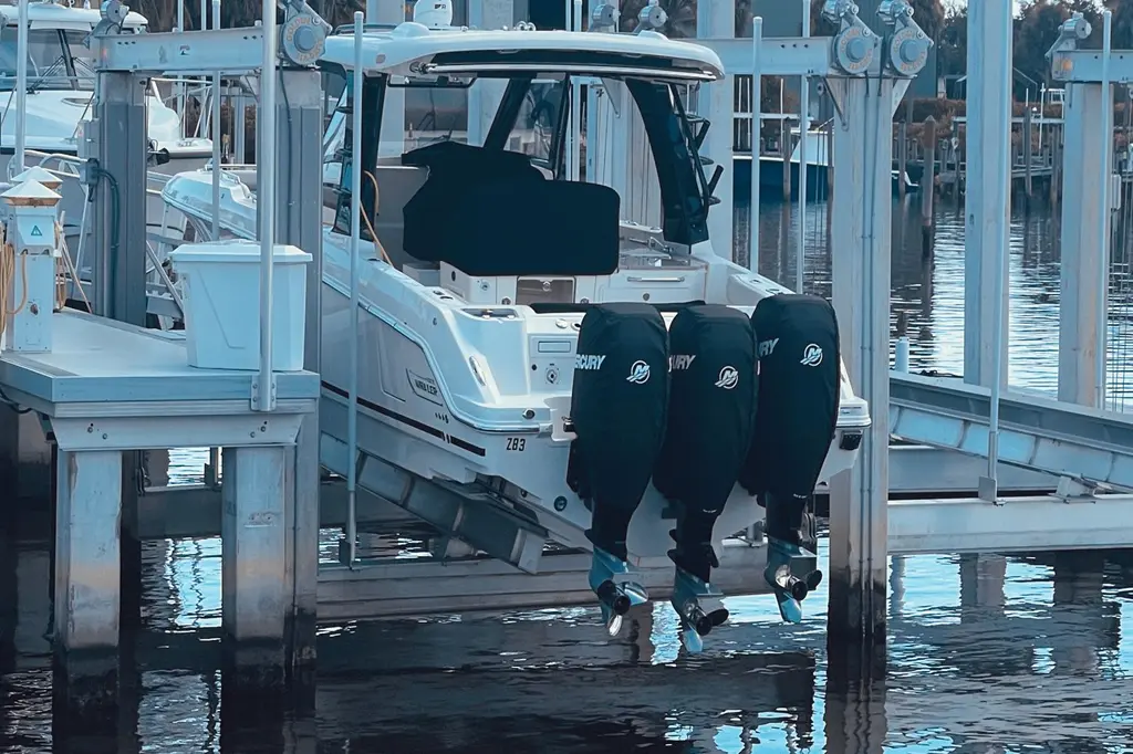 2023 Boston Whaler 350 Realm Yacht For Sale in Stuart FL 2023 Boston Whaler 350 Realm Yacht For Sale in Stuart FL
