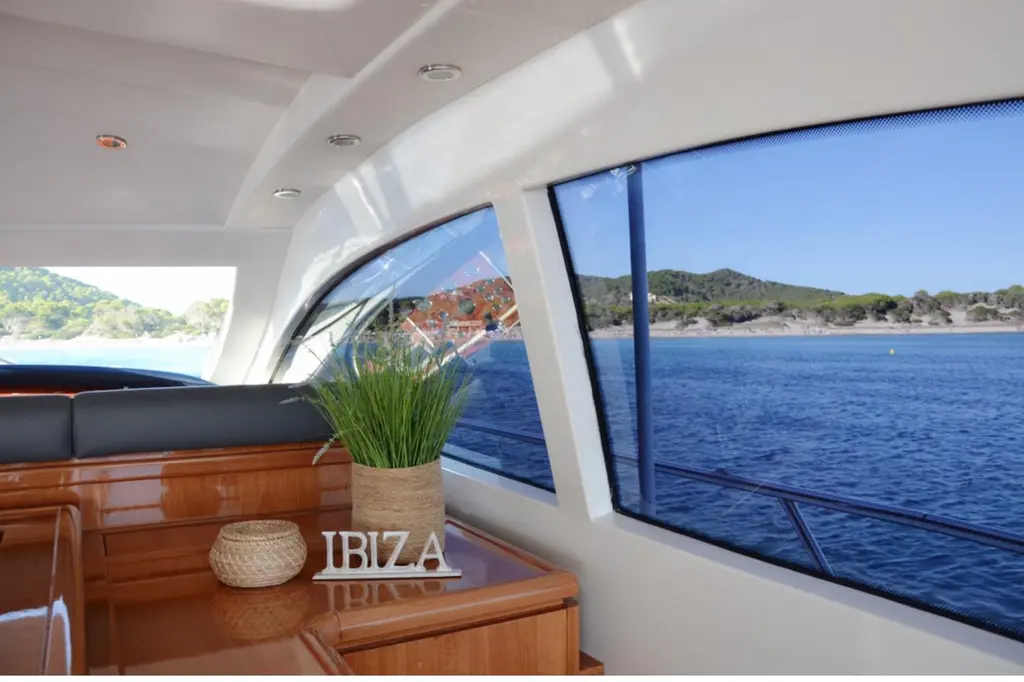 2003 Mangusta 72 Yacht For Sale in Viareggio IT-LU 2003 Mangusta 72 Yacht For Sale in Viareggio IT-LU